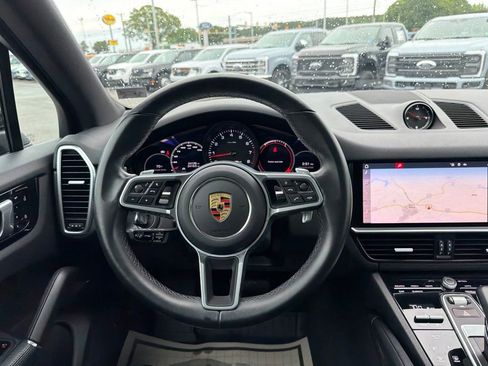 Used 2021 Porsche Cayenne AWD/4WD image 25