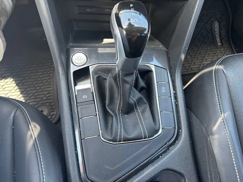 Used 2024 Volkswagen Tiguan SE FWD image 27