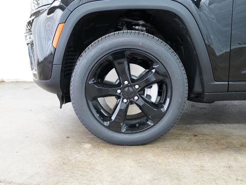 New 2026 Jeep Grand Cherokee L Limited AWD/4WD image 16