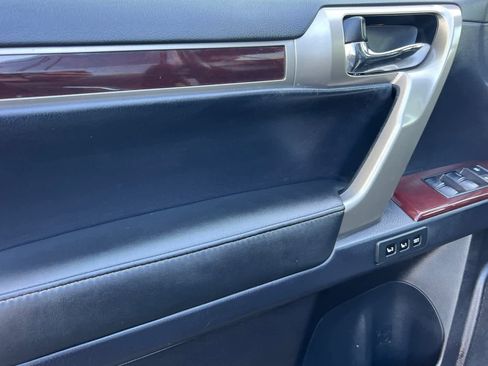 Used 2015 Lexus GX 460 Luxury image 12