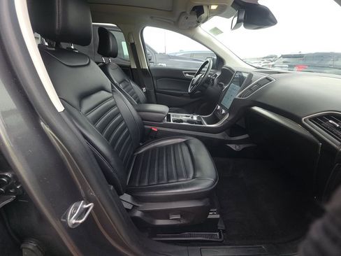 Used 2022 Ford Edge SEL w/ Convenience Package image 2