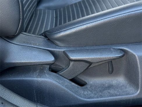 Used 2020 Toyota Camry SE image 27