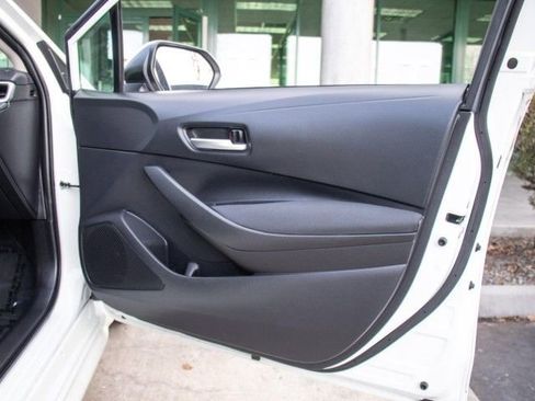 Used 2021 Toyota Corolla LE w/ Carpet Mat Package (TMS) image 20
