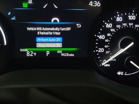 Used 2026 Toyota Sienna XLE FWD image 2