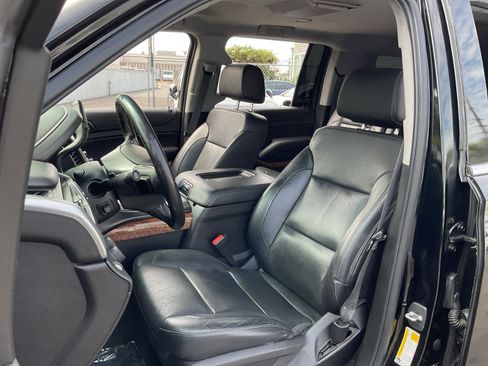 Used 2019 Chevrolet Suburban Premier AWD/4WD image 18