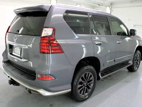 Used 2017 Lexus GX 460 Premium image 10