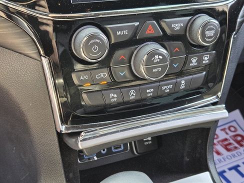 Used 2019 Jeep Grand Cherokee Altitude image 20