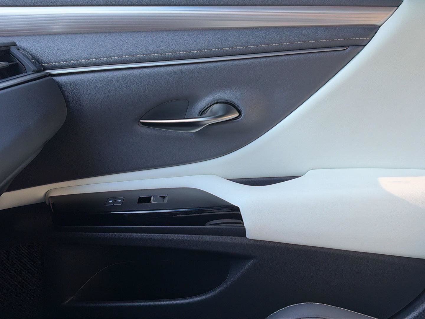 Used 2023 Lexus ES 350 F Sport w/ Accessory Package (Z1) FWD image 20