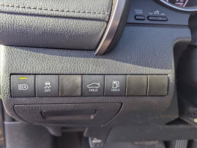 Used 2022 Toyota Camry LE FWD image 11