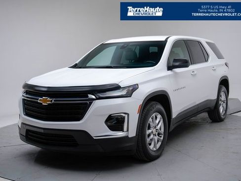 Used 2022 Chevrolet Traverse LS image 1