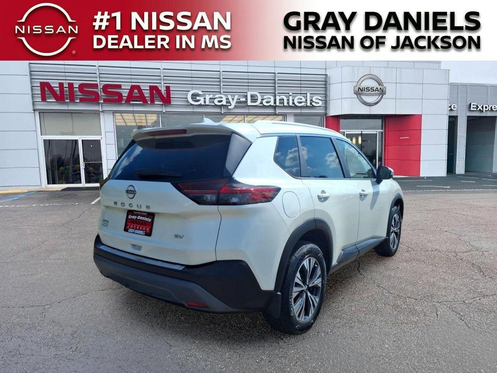Used 2023 Nissan Rogue SV w/ SV Premium B Package FWD image 7