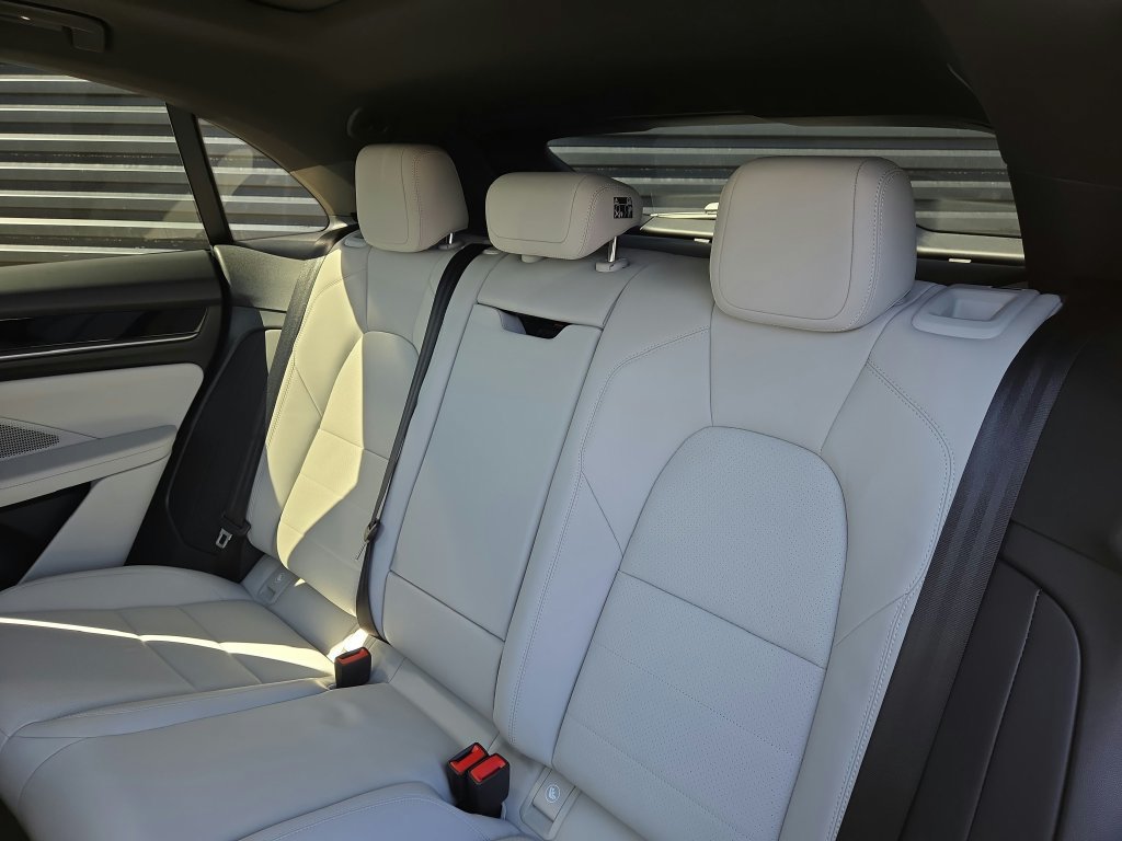 Certified 2026 Porsche Macan 4 Electric AWD/4WD image 16
