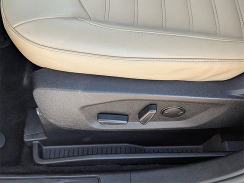 Used 2021 Ford Edge SEL image 24