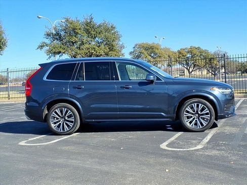 Used 2020 Volvo XC90 T6 Momentum w/ Protection Package Premier image 10