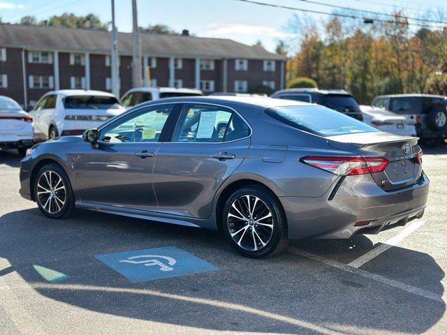 Used 2018 Toyota Camry SE FWD image 3