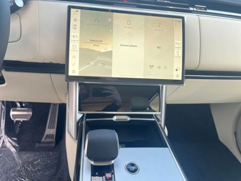 New 2026 Land Rover Range Rover SE image 15