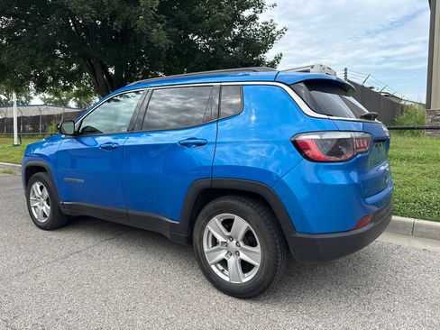 Used 2022 Jeep Compass Latitude w/ Sun and Sound Group FWD image 7