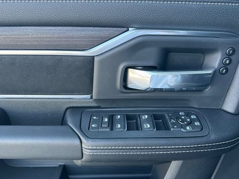 New 2026 RAM 2500 Laramie AWD/4WD image 10