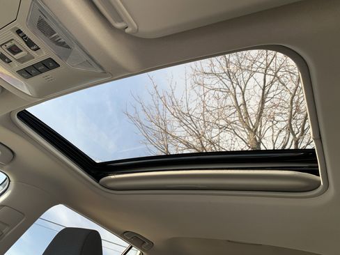 Used 2023 Toyota RAV4 XLE image 28