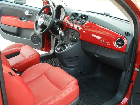 Used 2012 FIAT 500 Lounge w/ Luxury Leather Pkg FWD image 30