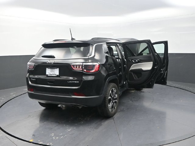 Used 2022 Jeep Compass Limited w/ Sun and Sound Group AWD/4WD image 34