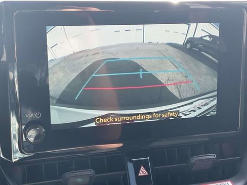 Used 2024 Toyota Corolla Cross SE image 27