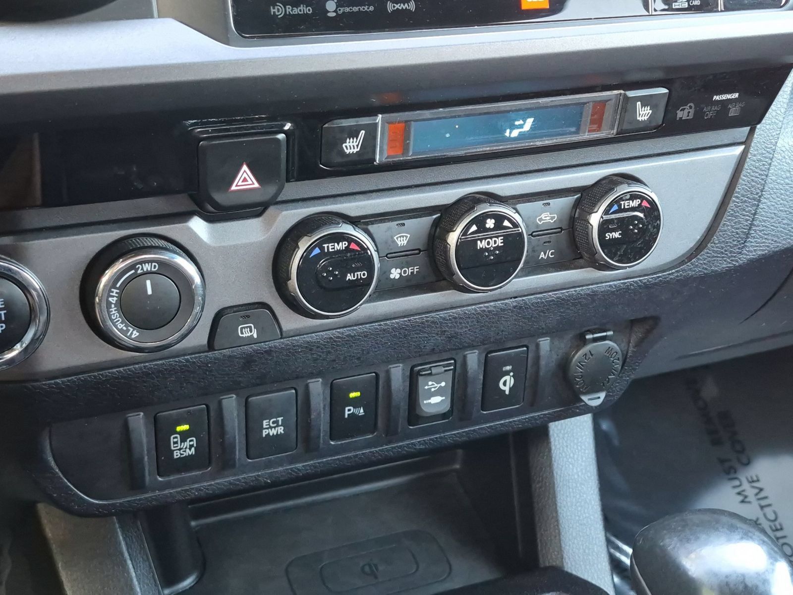 Used 2016 Toyota Tacoma TRD Off-Road AWD/4WD image 27