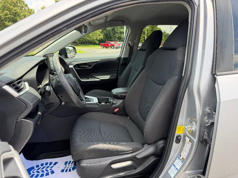 Used 2020 Toyota RAV4 LE w/ All Weather Liner Package AWD/4WD image 27