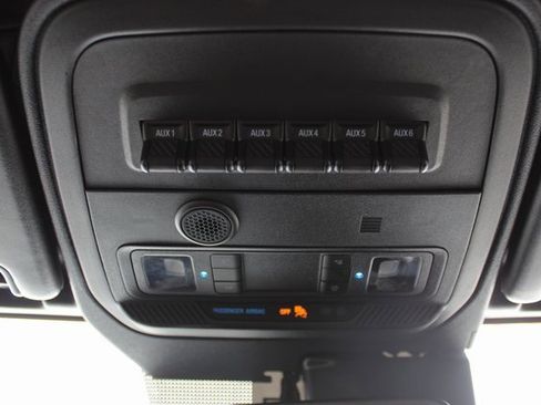 Used 2024 Ford Bronco Badlands image 18