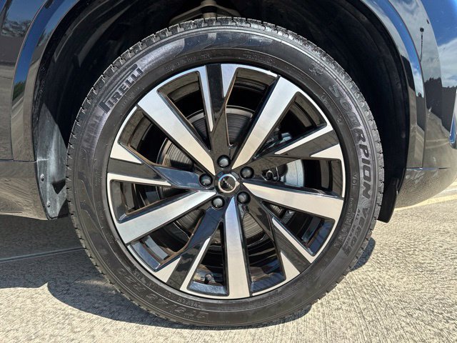 Certified 2025 Volvo XC90 B5 Core AWD/4WD image 11