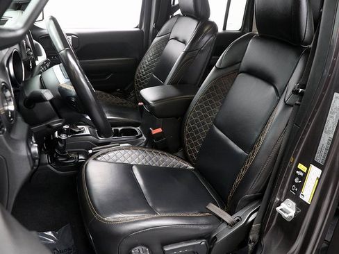 Used 2021 Jeep Wrangler Unlimited Sahara image 9