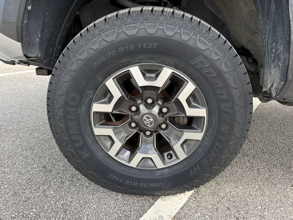 Used 2021 Toyota Tacoma TRD Off-Road w/ Technology Package AWD/4WD image 30