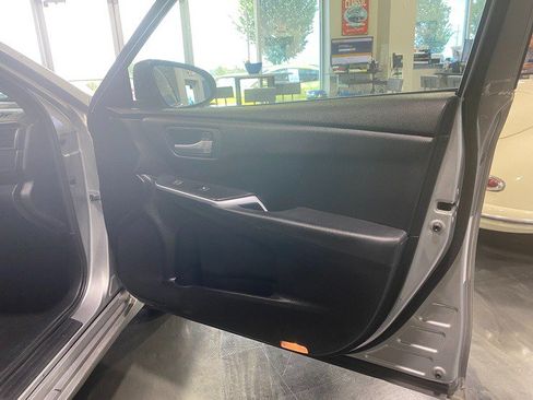Used 2016 Toyota Camry LE FWD image 21