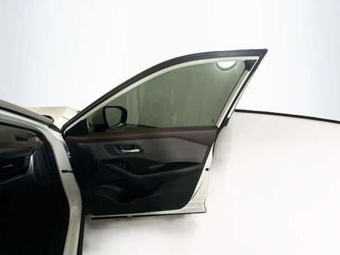 Used 2023 Nissan Rogue SV FWD image 30