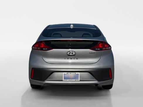 Certified 2022 Hyundai Ioniq SE image 4
