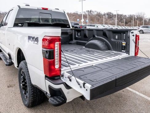 New 2026 Ford F250 Lariat w/ Black Appearance Package image 5