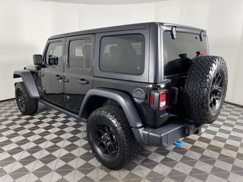 Used 2024 Jeep Wrangler Unlimited AWD/4WD image 9