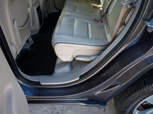 Used 2015 Jeep Grand Cherokee Overland image 30