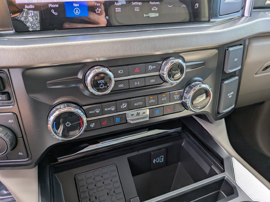 New 2027 Ford F350 Platinum w/ Platinum Plus Package AWD/4WD image 28