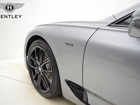 Used 2024 Bentley Continental GT image 29