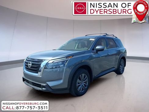 Used 2025 Nissan Pathfinder SV w/ SV Premium Package FWD image 7
