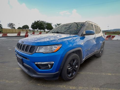 Used 2019 Jeep Compass Latitude FWD image 5