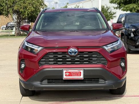 Used 2022 Toyota RAV4 XLE Premium AWD/4WD image 8