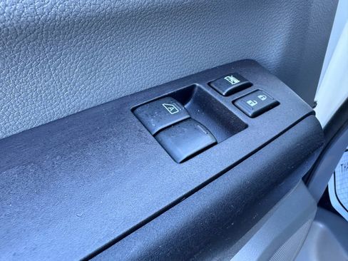 Used 2018 Nissan NV 3500 S image 19