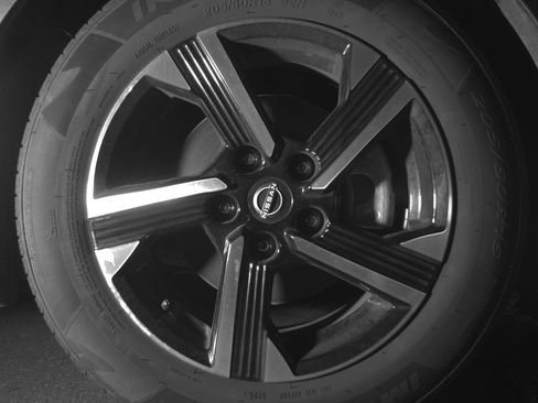 Used 2025 Nissan Sentra SV FWD image 13