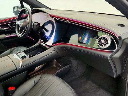 Used 2023 Mercedes-Benz EQS 580 4MATIC SUV image 25