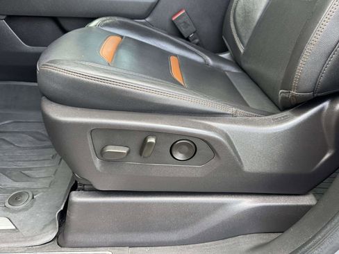 Used 2024 GMC Sierra 1500 AT4 w/ Technology Package AWD/4WD image 19