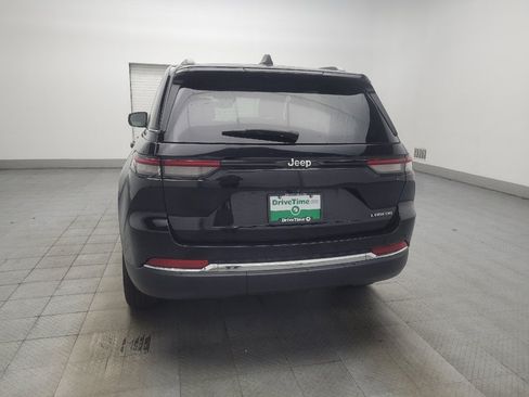 Used 2023 Jeep Grand Cherokee Laredo RWD image 6