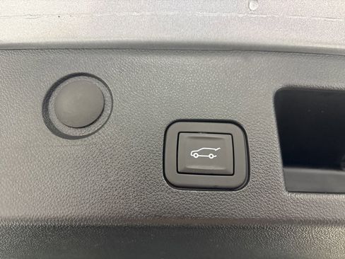 Used 2025 Chevrolet Equinox RS w/ Safety and Technology Package image 40