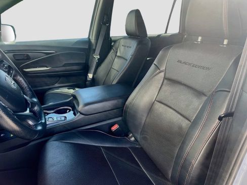 Used 2025 Honda Passport Black Edition image 21